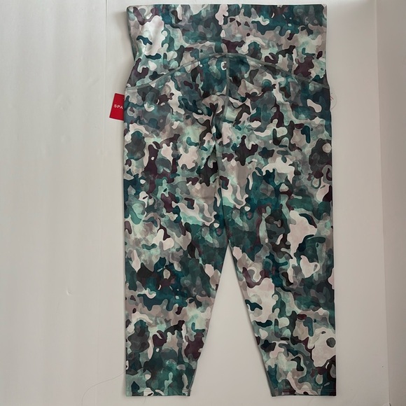 Spanx Sarah Blakely Active Printed Cameo Booty Boost 7/8 length leggings 2X - Picture 2 of 7